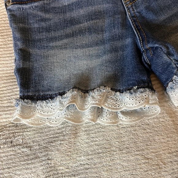 Cat & Jack Girls Denim Super Stretch Shorts Laced Hem Size XS 4/5 - Picture 3 of 7